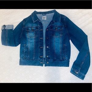 Dark blue crop length denim jacket!!